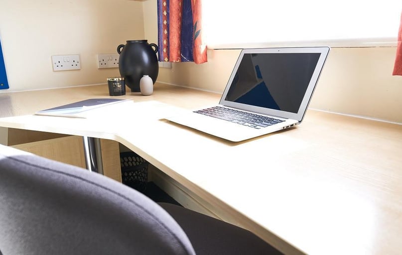 Salisbury Avenue, Hanley, Stoke - Image 1